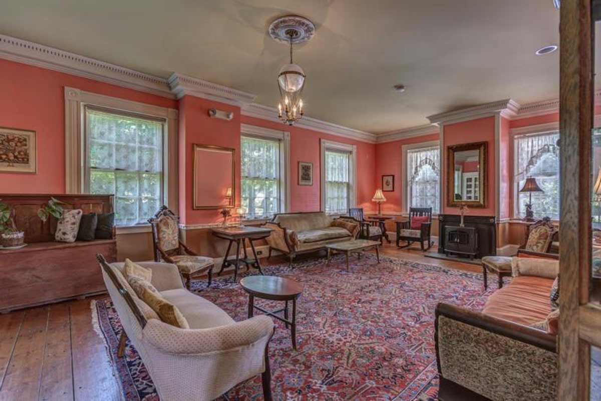 Intensive Outpatient Program | Drug Addiction Treatment in Marlborough, NH | PHP | IOP | Trauma-Informed Care | Mountain View Retreat