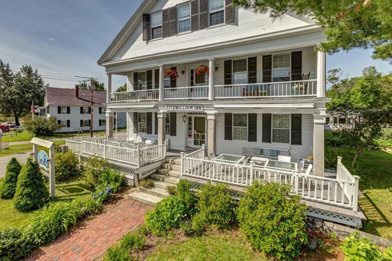 Men’s Addiction Treatment in Marlborough, NH (2) Men’s Addiction Treatment in Marlborough, NH | PHP | IOP | Trauma-Informed Care | Mountain View Retreat<br />