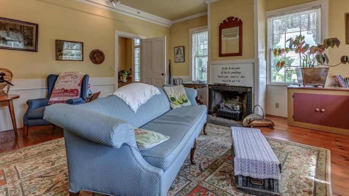 Luxury Drug Rehab Programs for NH Professionals | Drug Addiction Treatment in Marlborough, NH | PHP | IOP | Trauma-Informed Care | Mountain View Retreat